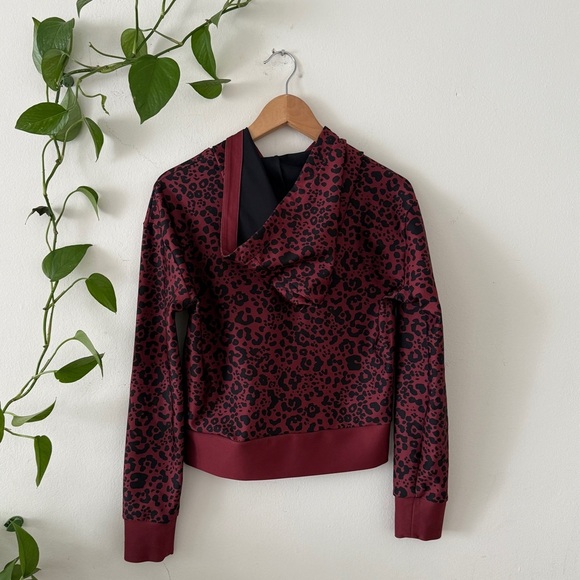 Cor By UltraCor Long Sleeve Hooded Leopard Print Maroon and Black Athletic - Picture 6 of 6